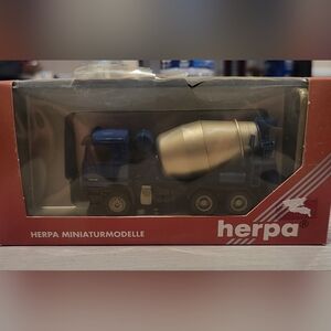 Herpa HO Mercedes Benz Actros M Cement Mixer
